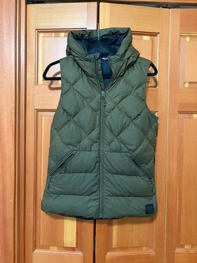 Outdoor Research Olive Green Quilted Hooded Down Vest size XS